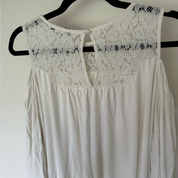 Cha Cha Vente Cold Shoulder Blouse - Picture 4 of 7